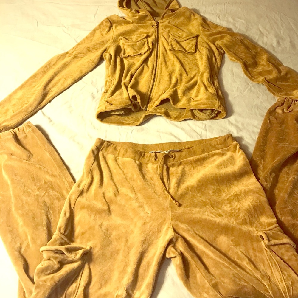 Women’s Jogger Outfit WORN ONE TIME